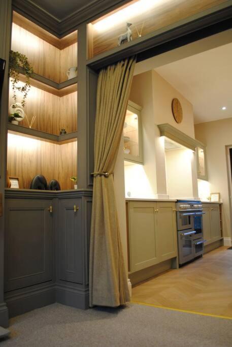 Cosy Renovated House In Warrington Villa Bagian luar foto
