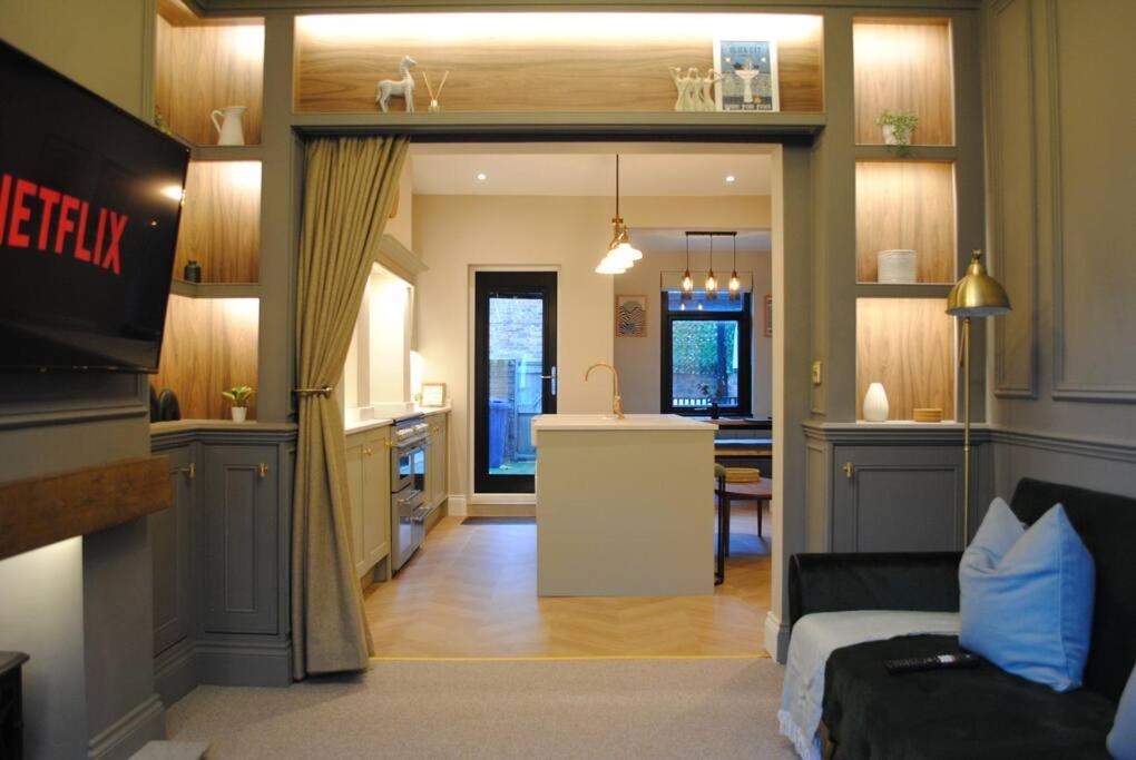 Cosy Renovated House In Warrington Villa Bagian luar foto